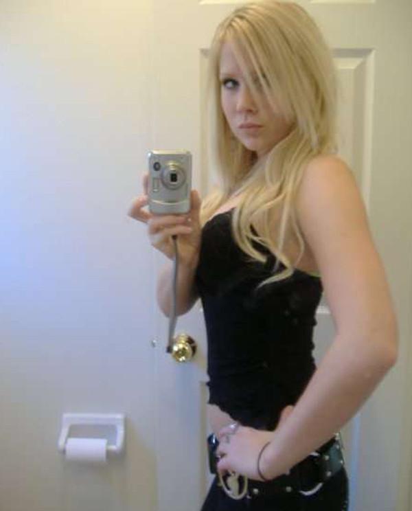 15P Gorgeus drunk girls showing their tits and pussies