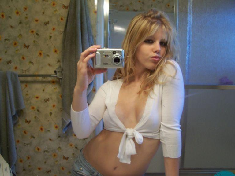15P Amateur self-shooting teens showing their bodies