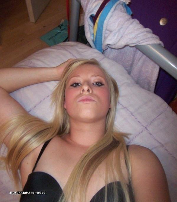 15P Naked Asian teen selfshooters
