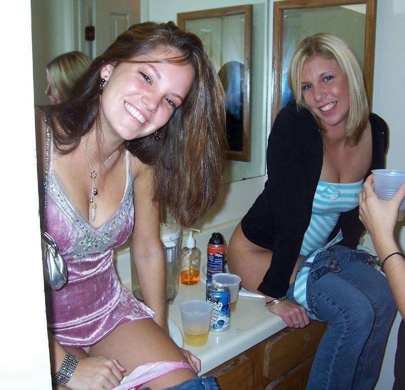 16P Euro babes getting down and dirty