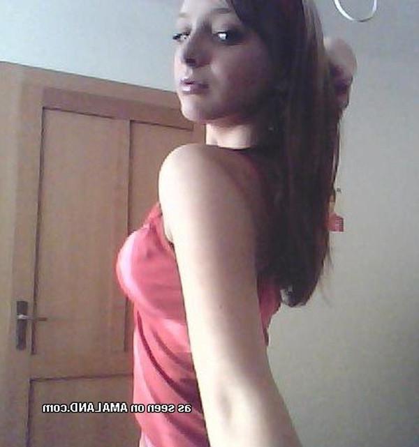 15P Babes posing and shooting