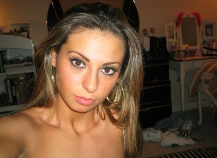 16P Ebony babes showing off their voluptuous bods