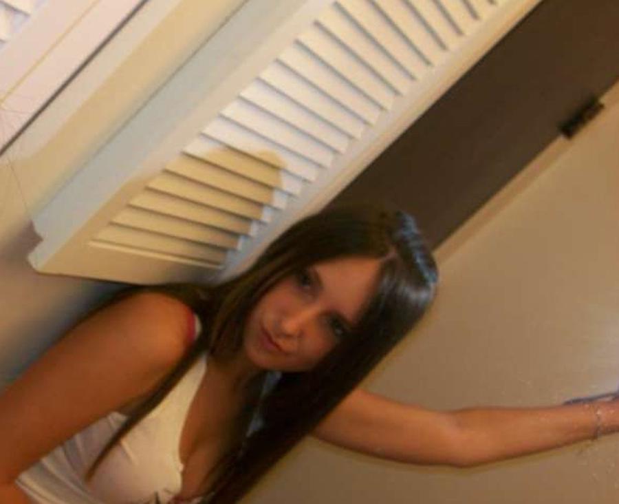 15P Photos of self-shooting bombshells
