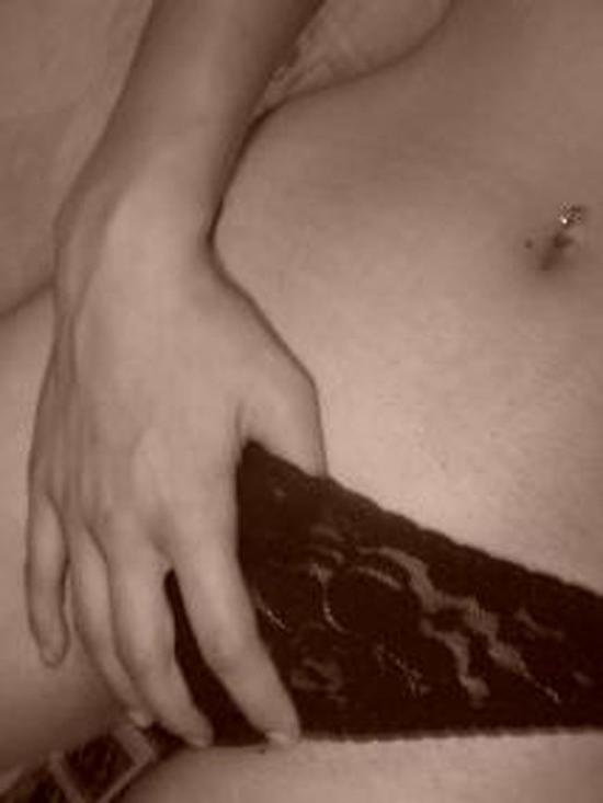 15P Pictures of babes camwhoring for their flings