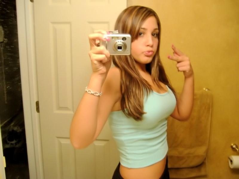 15P Gorgeus drunk girls showing their tits and pussies
