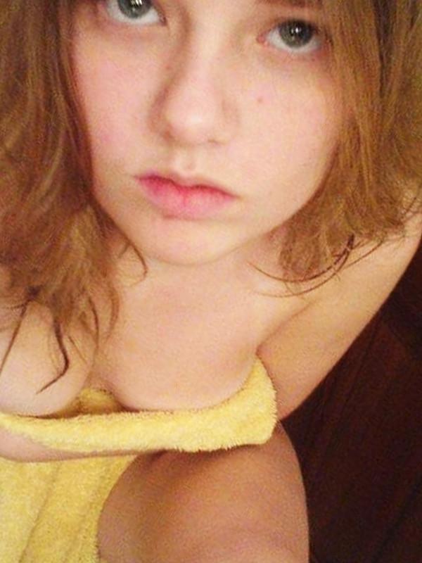 15P Gorgeus drunk girls showing their tits and pussies