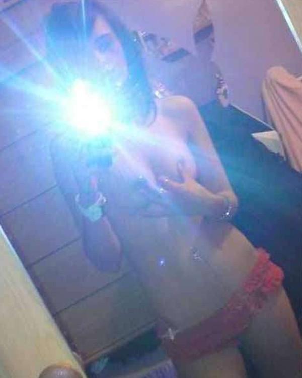 15P Cutie amateur girls showing tits and sweet pussies