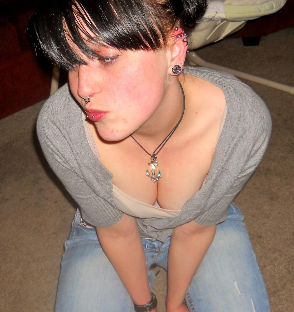16P Blonde teen flashing her tits and posing for the camera
