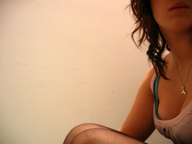 14P Seductive teen selfpics