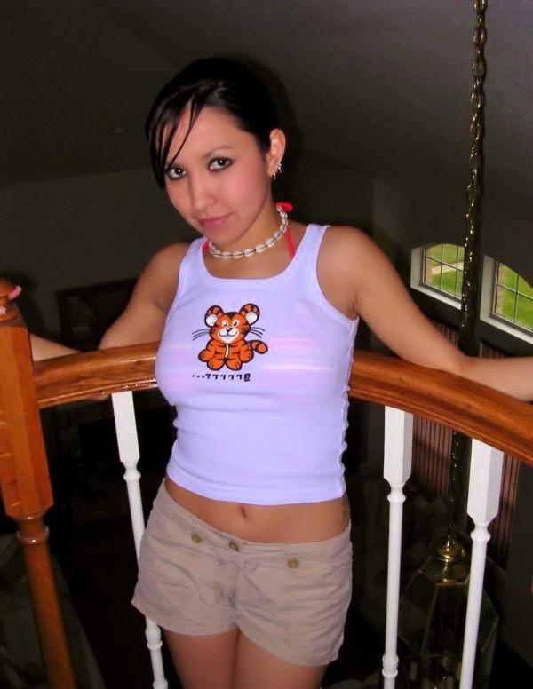 16P Busty and sexy girlfriends in secret asmateur photo shoots