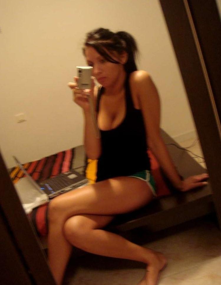 15P Loads of sexy young chicks