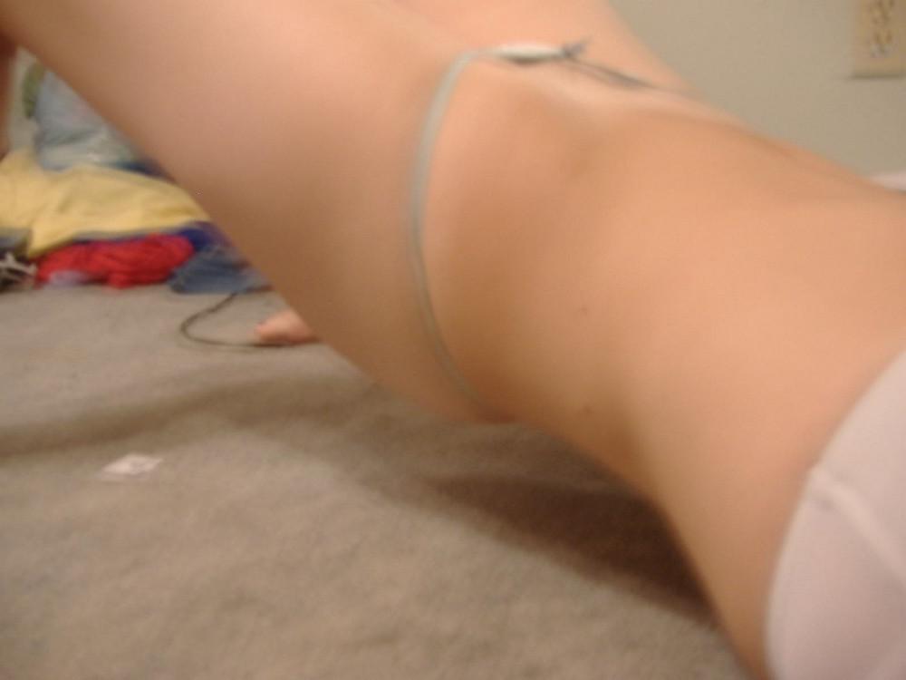 15P Photo set of busty self-shooting babes