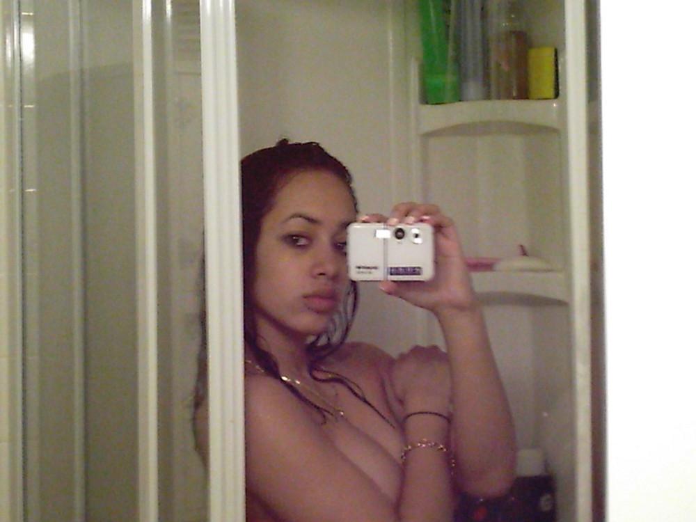15P Photo set of busty self-shooting babes