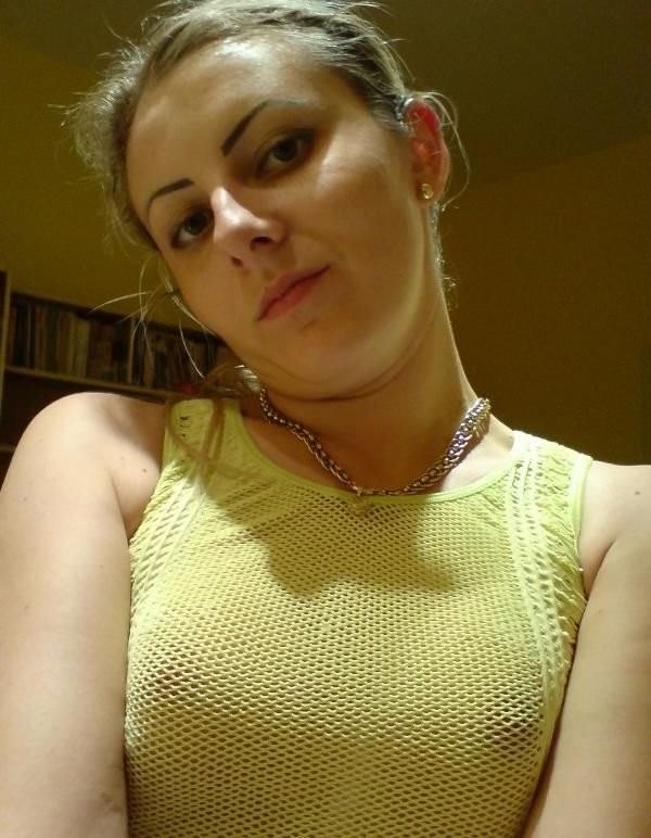 15P Pictures of pretty amateur teens self-shooting