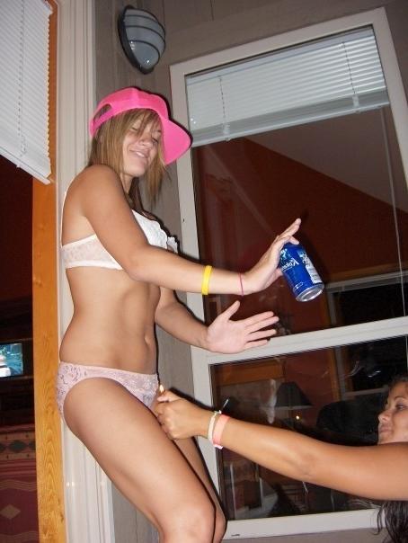 16P Fresh amateur girls flashing perky tits and shaved pussies