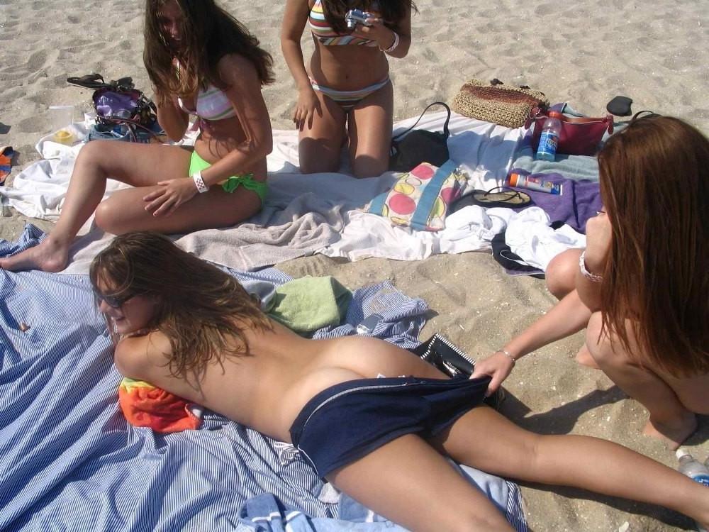 16P Gorgeous amateur babes show off sweet tits and pussies
