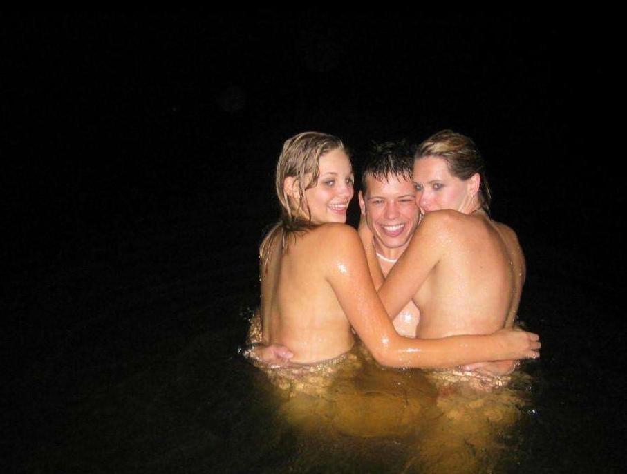 16P Gorgeous amateur babes show off sweet tits and pussies
