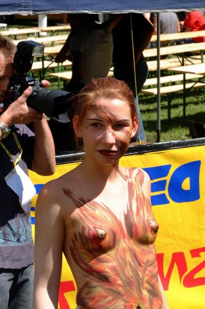 16P Busty and sexy girlfriends in secret asmateur photo shoots