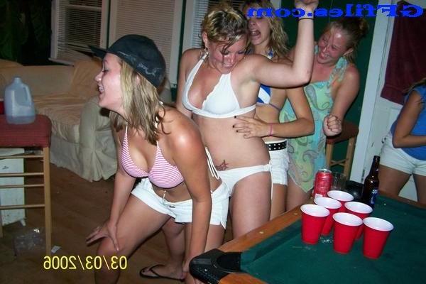 16P Candid shots of amateur drunk party girls