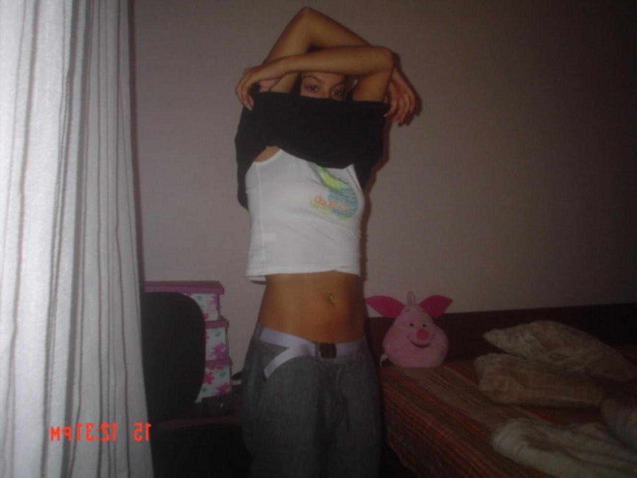 16P Teen fucking her pussy with a carrot