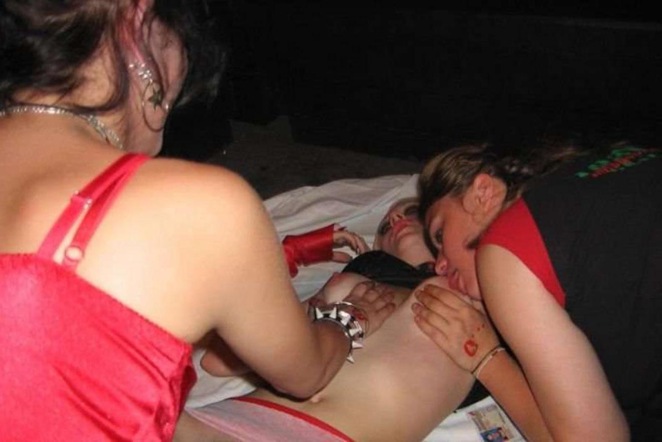 15P Pictures of drunk lesbians getting naughty