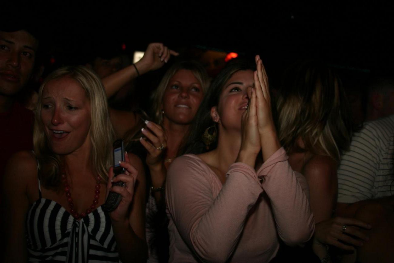 15P Hot pics of drunk girls  naked at parties