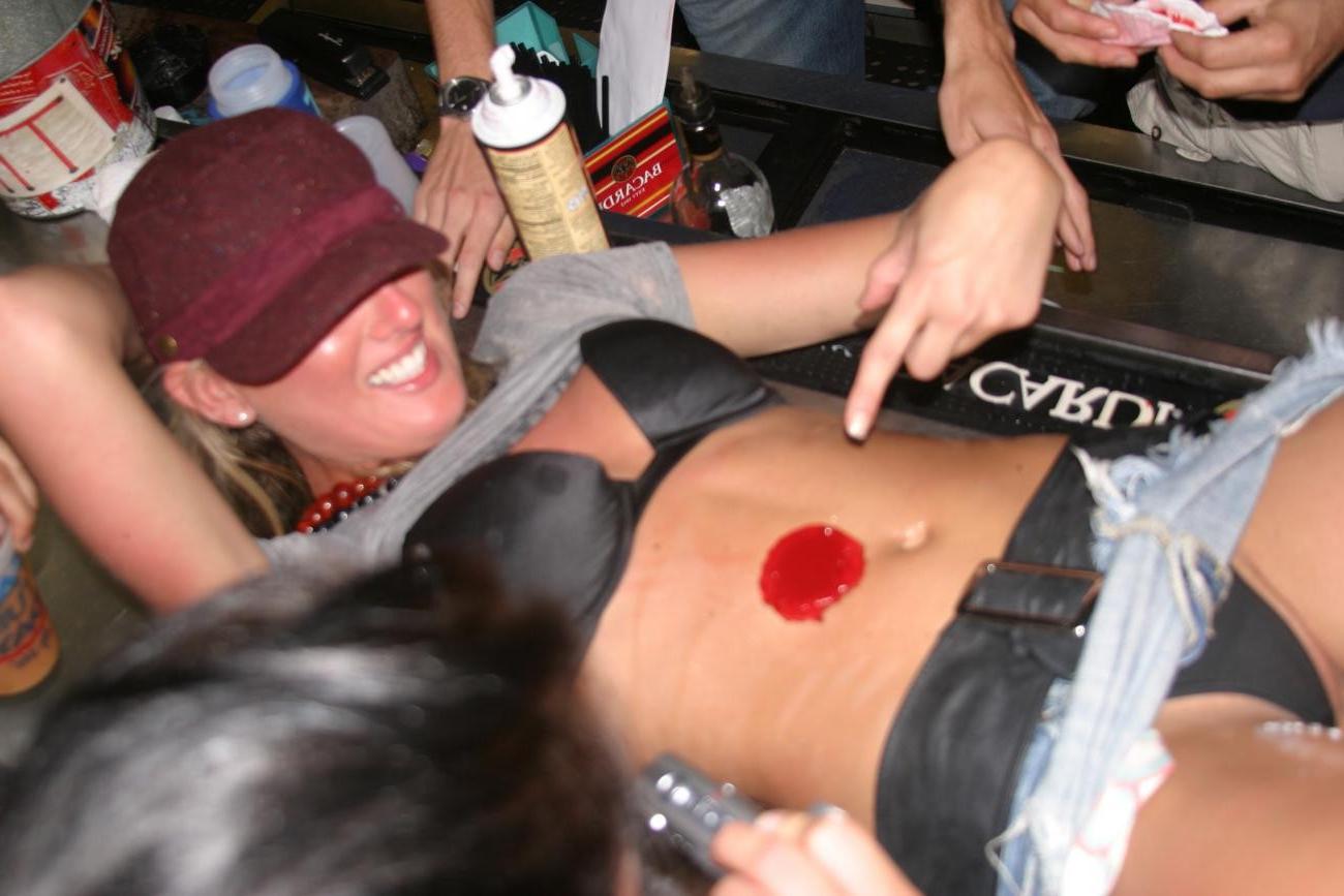 15P Hot pics of drunk girls  naked at parties