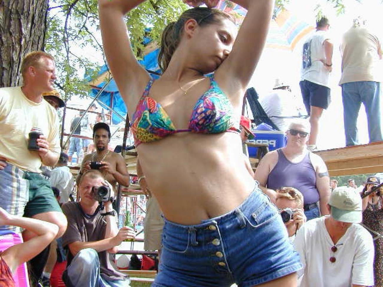 15P Pics of hot trashed chicks getting wild at parties