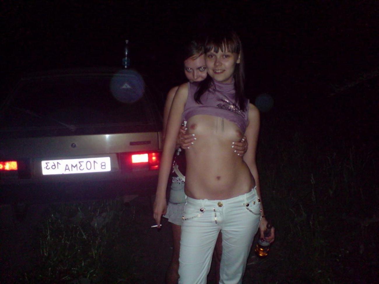 15P Hot pics of trashed babes getting kinky