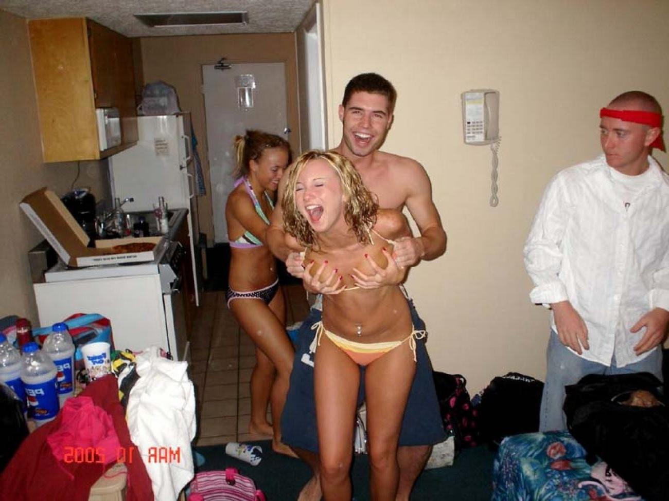 15P Pics of slutty college chicks who do wild things at parties