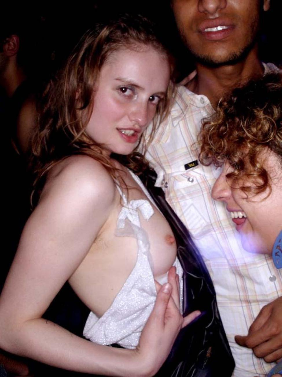 15P Pics of slutty college chicks who do wild things at parties
