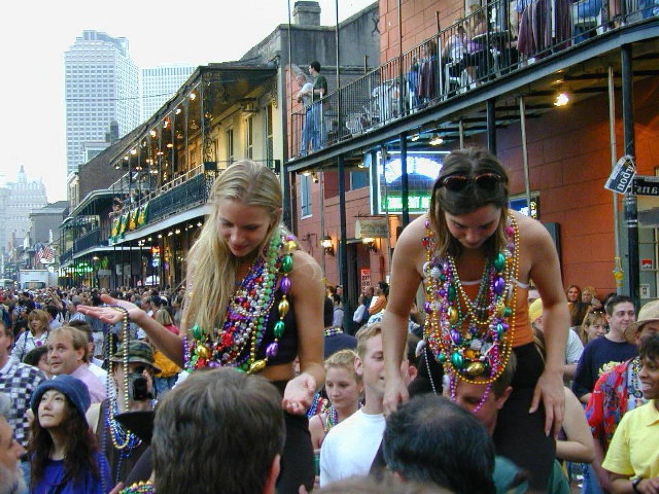 15P Wild mardigras sluts getting drunk and flashing their tits
