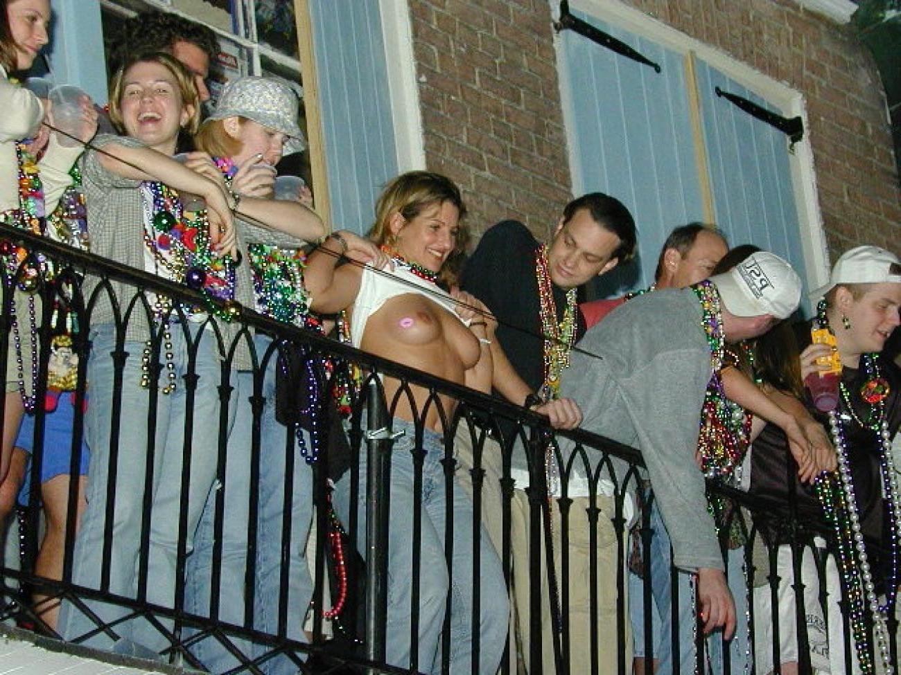 15P Wild mardigras sluts getting drunk and flashing their tits