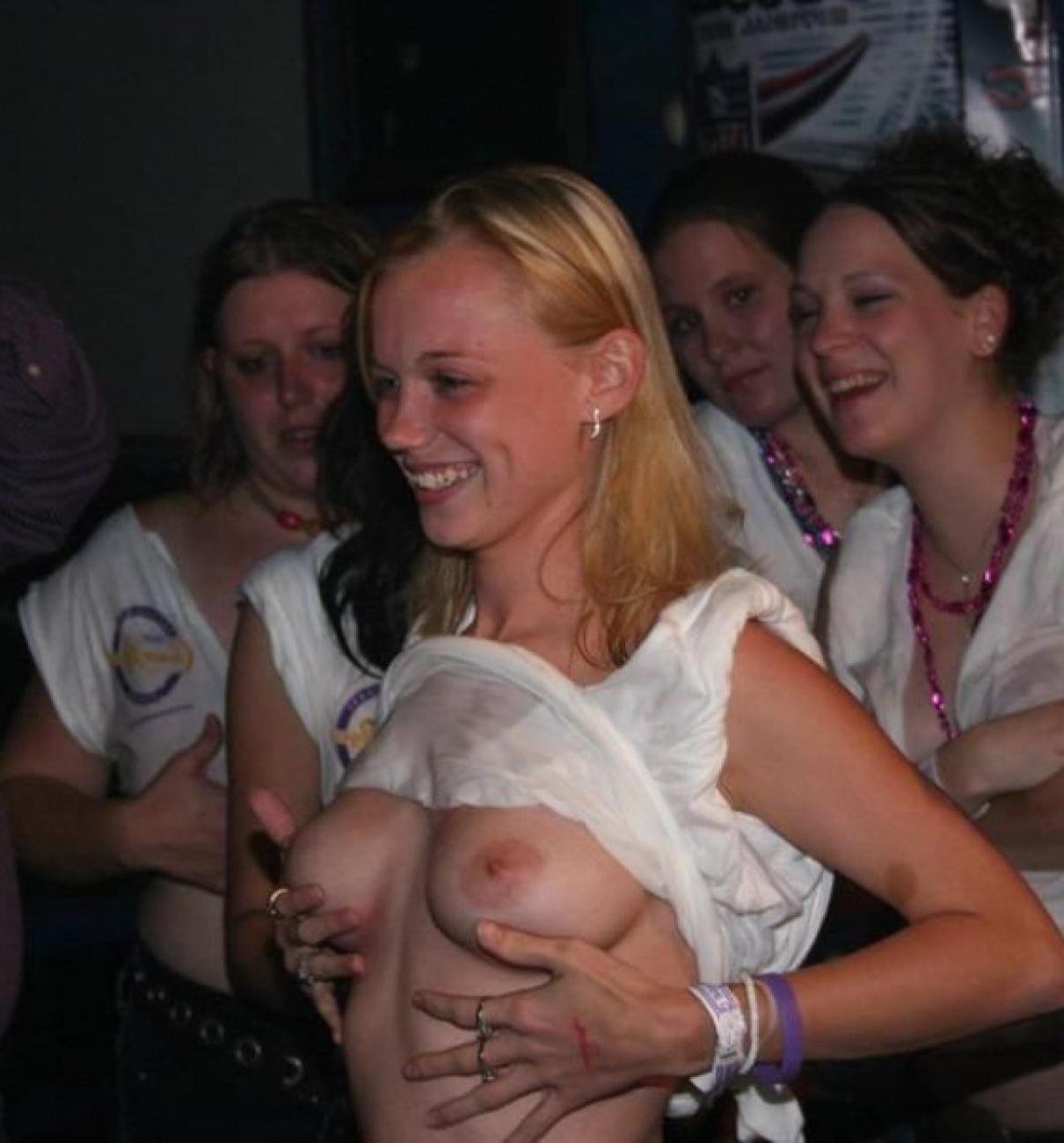 15P Nice picture mix of sexy busty babes