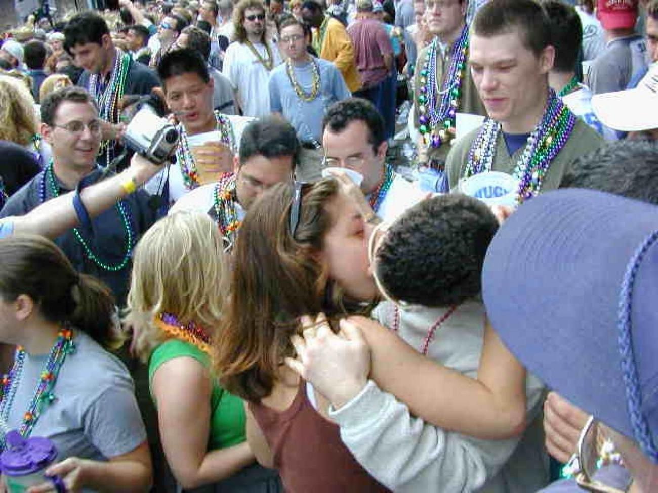 15P Hot flashing and lesbian action by drunk mardigras babes