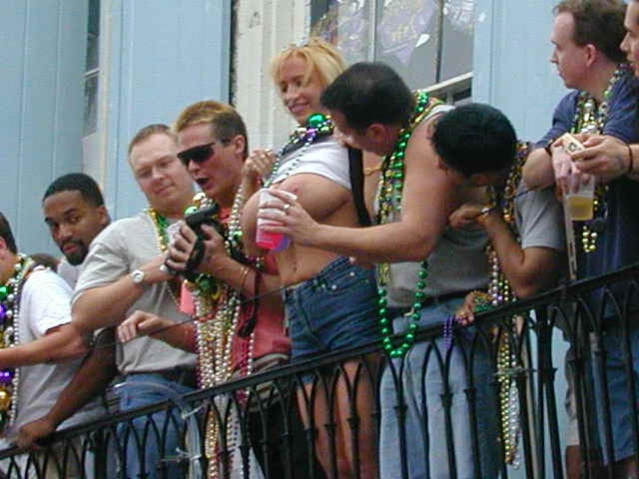 15P Hot flashing and lesbian action by drunk mardigras babes