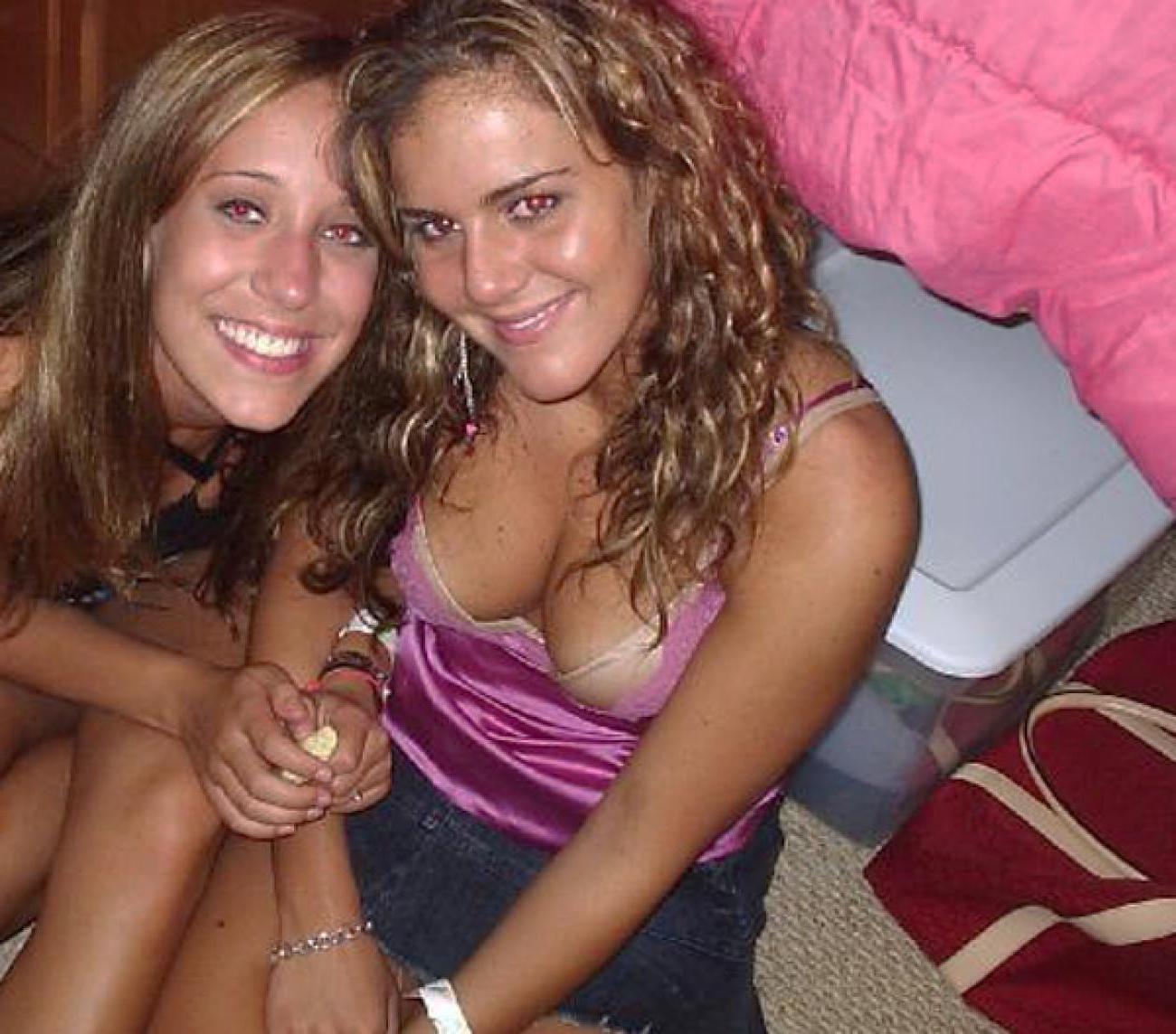15P Photos of big-tittied amateur chicks