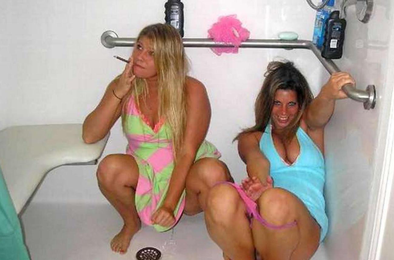 15P Pictures of trashed chicks gone wild