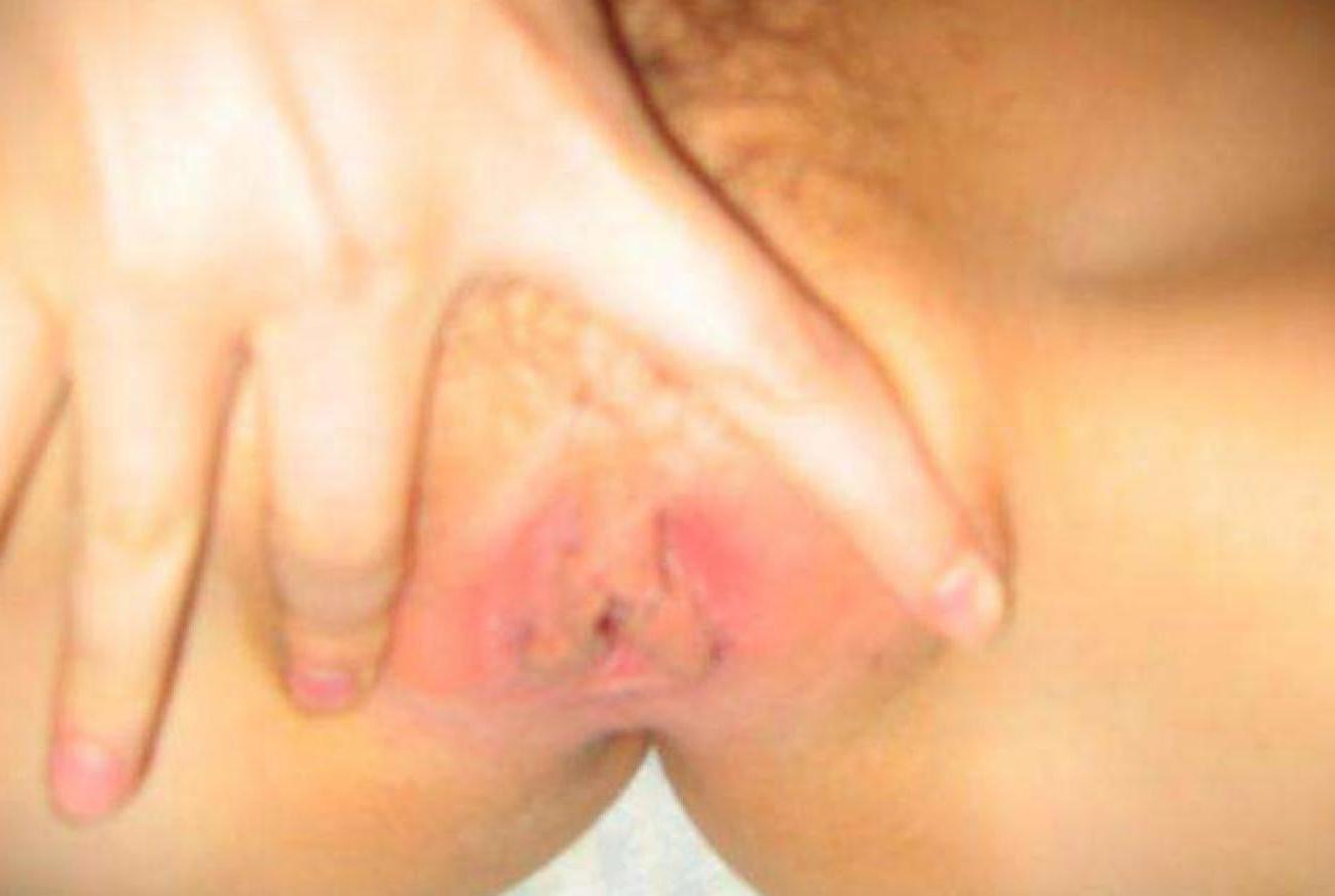 16P Nice picture collection of masturbating chicks