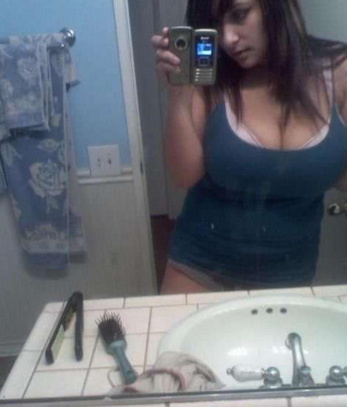 15P Nice photo mix of amateur busty babes
