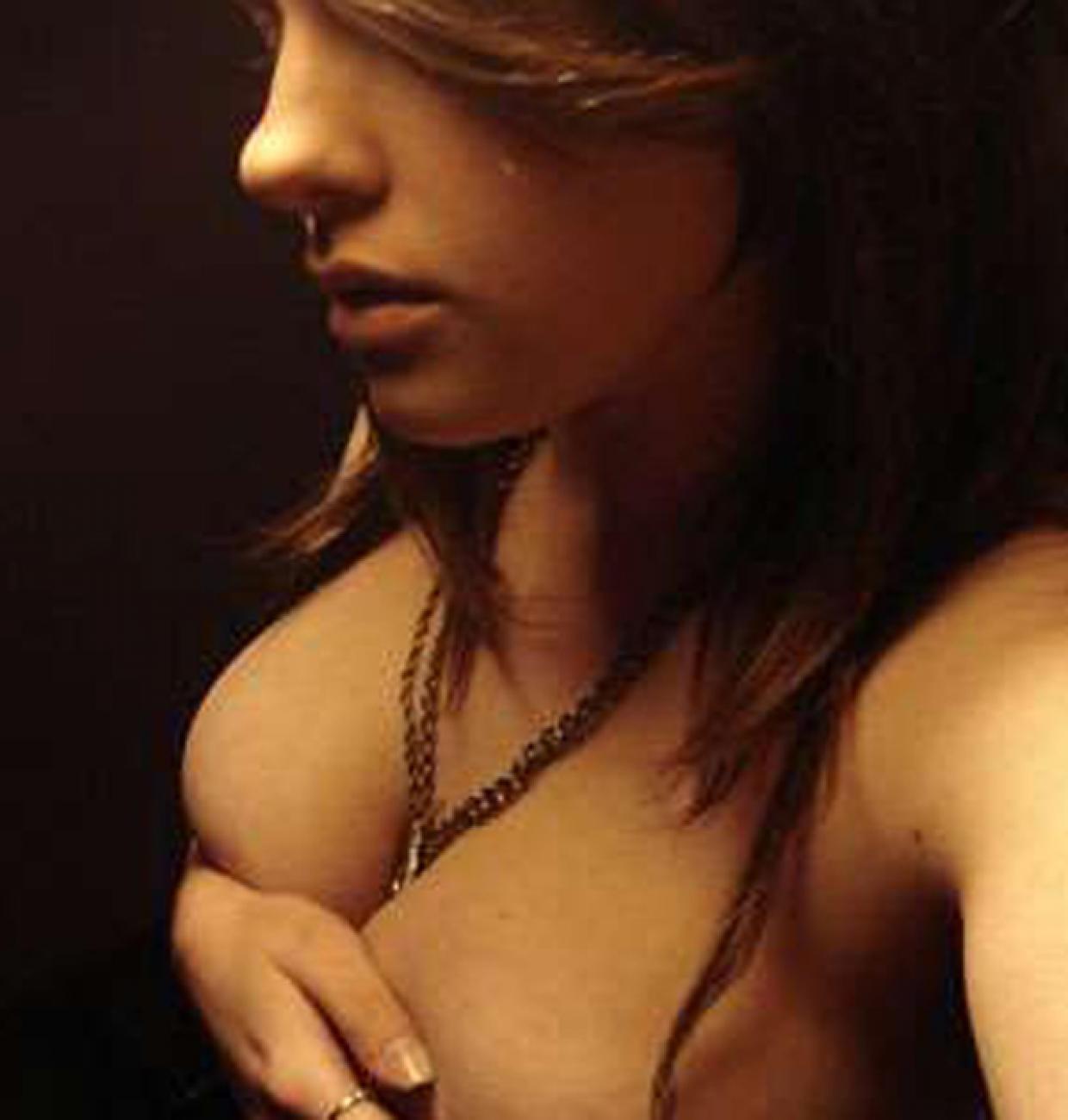 15P Pictures of amateur hotties with huge racks