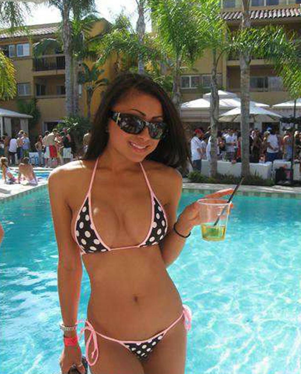 15P Pictures of gorgeous babes with large tits
