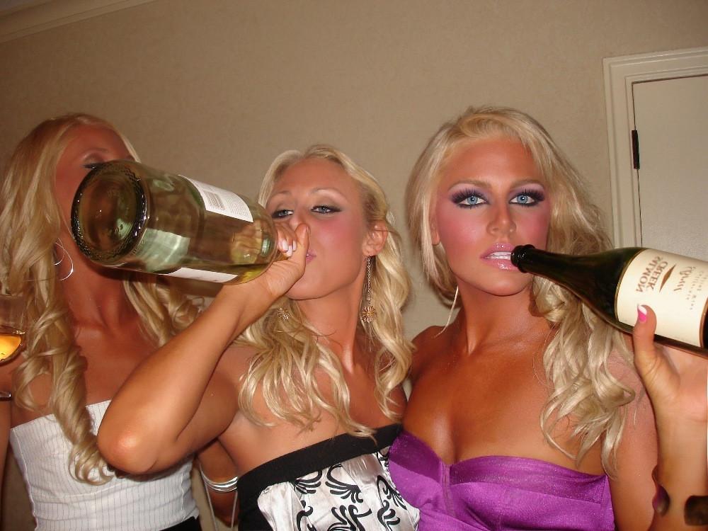 15P Many drunk hot girls having some hard fun at hardcore party