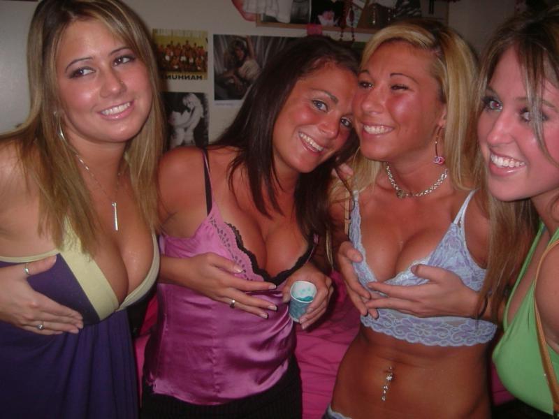 12P Naughty Drunk College Girlfriends Flash And Party