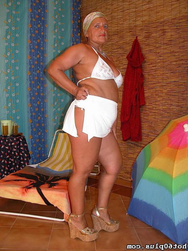 16P Old big tits hairy pussy granny sucking dick and gets fucked