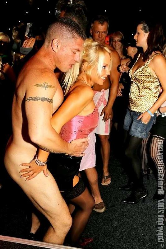 20P Men sink their rods in drunk babes pussy and mouth