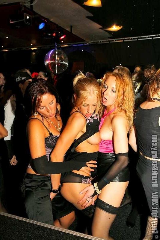 20P Men sink their rods in drunk babes pussy and mouth