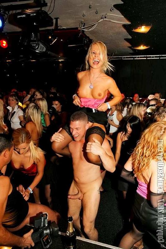 20P Men sink their rods in drunk babes pussy and mouth