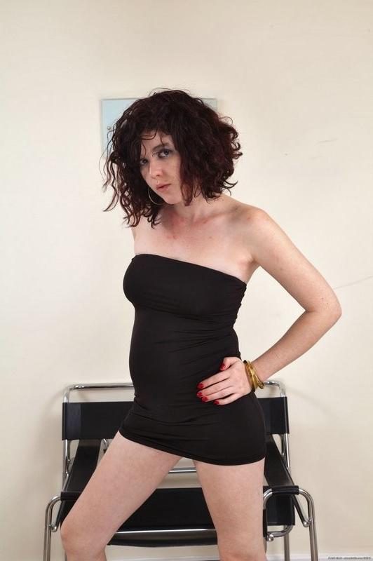 15P Pale skinned Anastasia exposes a fury muffin