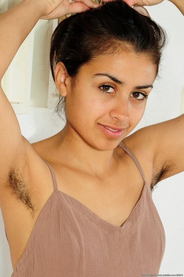 16P Hairy Latina Hottie Shows Her All Natural Beautiful Body